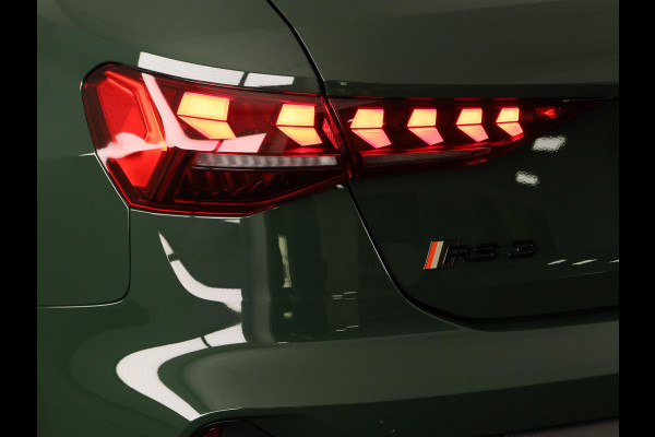 Audi RS 3 SPORTBACK Competition Limited 2.5 FSI 295 kW / 400 PK SB | 586 / 750  gelimiteerde oplage | Audi Exclusive Malachite Green | Panoramadak | Sonos | HUD |