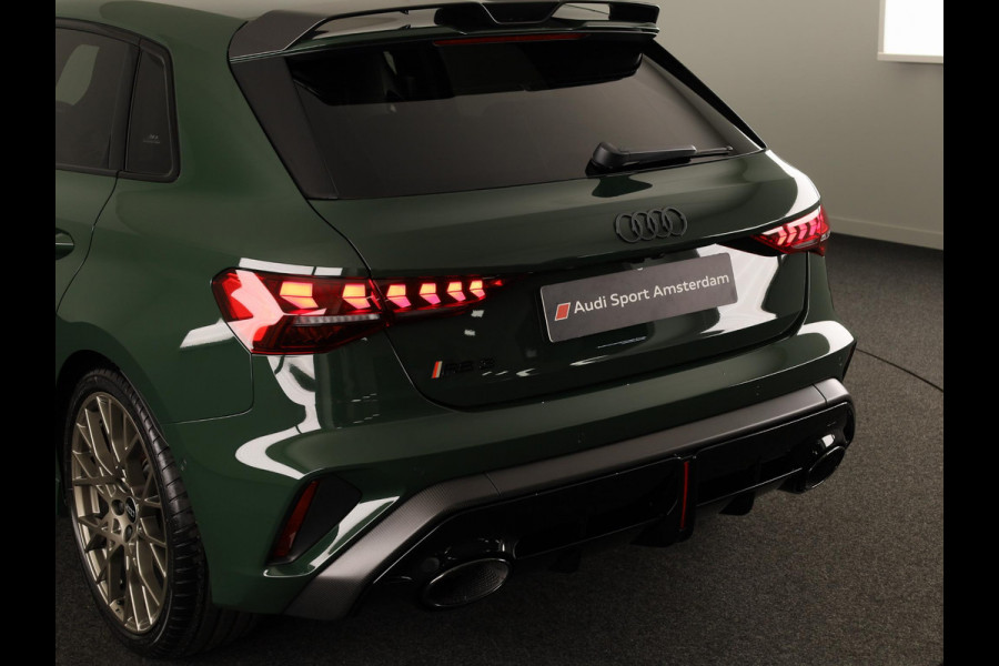 Audi RS 3 SPORTBACK Competition Limited 2.5 FSI 295 kW / 400 PK SB | 586 / 750  gelimiteerde oplage | Audi Exclusive Malachite Green | Panoramadak | Sonos | HUD |