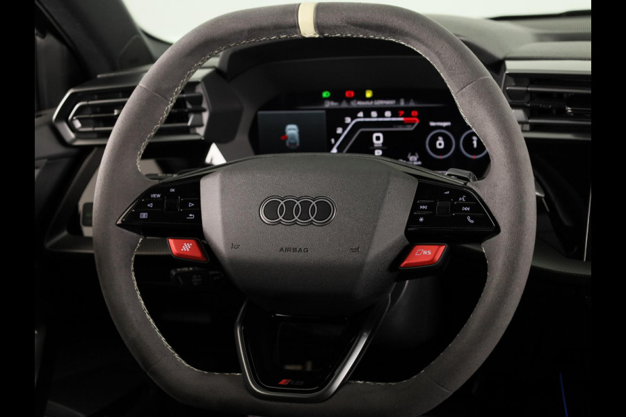 Audi RS 3 SPORTBACK Competition Limited 2.5 FSI 295 kW / 400 PK SB | 586 / 750  gelimiteerde oplage | Audi Exclusive Malachite Green | Panoramadak | Sonos | HUD |