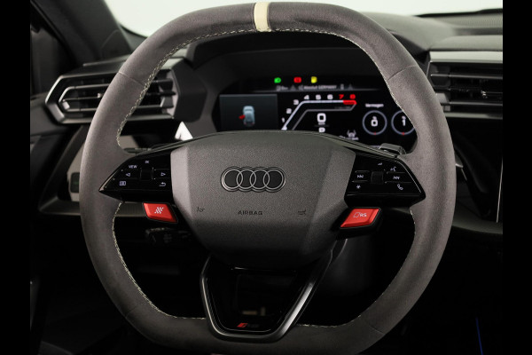 Audi RS 3 SPORTBACK Competition Limited 2.5 FSI 295 kW / 400 PK SB | 586 / 750  gelimiteerde oplage | Audi Exclusive Malachite Green | Panoramadak | Sonos | HUD |