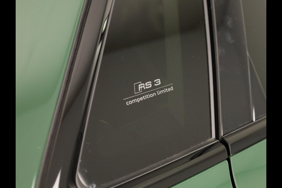 Audi RS 3 SPORTBACK Competition Limited 2.5 FSI 295 kW / 400 PK SB | 586 / 750  gelimiteerde oplage | Audi Exclusive Malachite Green | Panoramadak | Sonos | HUD |