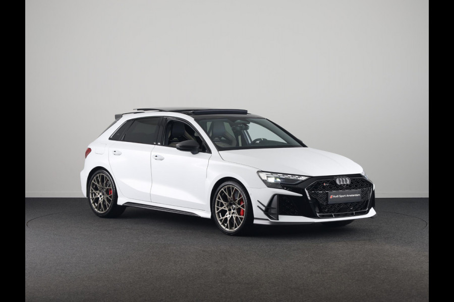 Audi RS3 Sportback Competition Limited 2.5 TFSI 295 kW / 400 PK SB | 599 / 750  gelimiteerde oplage | Audi Exclusive Matte Gletsjerwit | Panoramadak | Sonos | HUD |