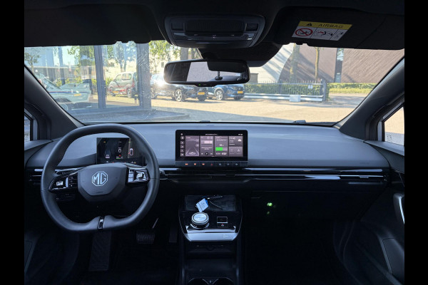 MG Mg4 electric Luxury 64 kWh LONG RANGE | SOH 95% | 15.000KM | 360° CAMERA | STOEL & STUURVERWARMING | 7 JAAR MG GARANTIE T/M 07-2031 | ELEKTRISCHE STOEL | DODEHOEK SENSOR | ADAPTIVE CRUISE CONTROL|