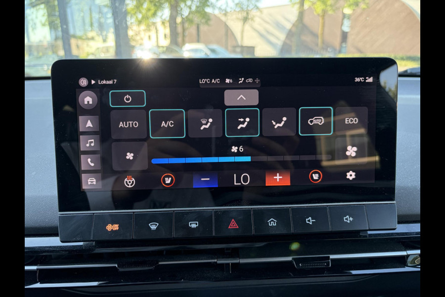 MG Mg4 electric Luxury 64 kWh LONG RANGE | SOH 95% | 15.000KM | 360° CAMERA | STOEL & STUURVERWARMING | 7 JAAR MG GARANTIE T/M 07-2031 | ELEKTRISCHE STOEL | DODEHOEK SENSOR | ADAPTIVE CRUISE CONTROL|