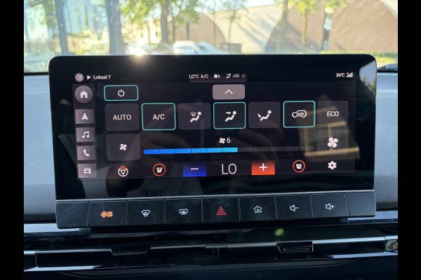 MG Mg4 electric Luxury 64 kWh LONG RANGE | SOH 95% | 15.000KM | 360° CAMERA | STOEL & STUURVERWARMING | 7 JAAR MG GARANTIE T/M 07-2031 | ELEKTRISCHE STOEL | DODEHOEK SENSOR | ADAPTIVE CRUISE CONTROL|