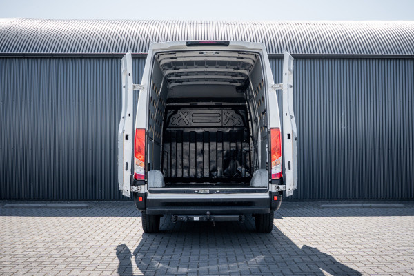 Iveco Daily 35S14V 2.3 L2H2 | Automaat | 1e Eigenaar | Euro 6 | Cruise | Climate | Trekhaak