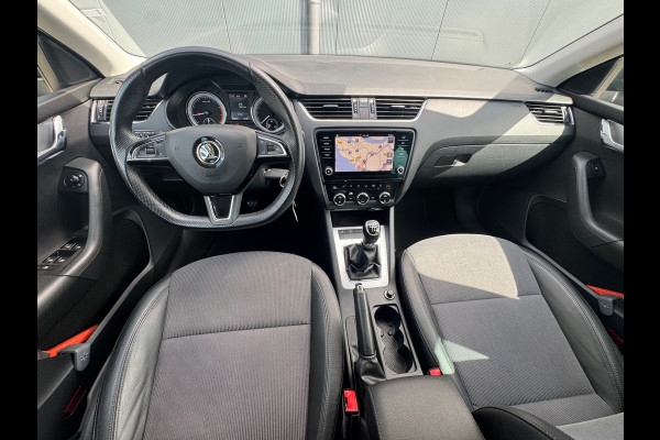 Škoda Octavia Combi 1.0 TSI Business * Parkeersensoren * Navigatie * Stoelverwarming *