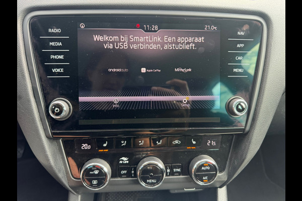 Škoda Octavia Combi 1.0 TSI Business * Parkeersensoren * Navigatie * Stoelverwarming *