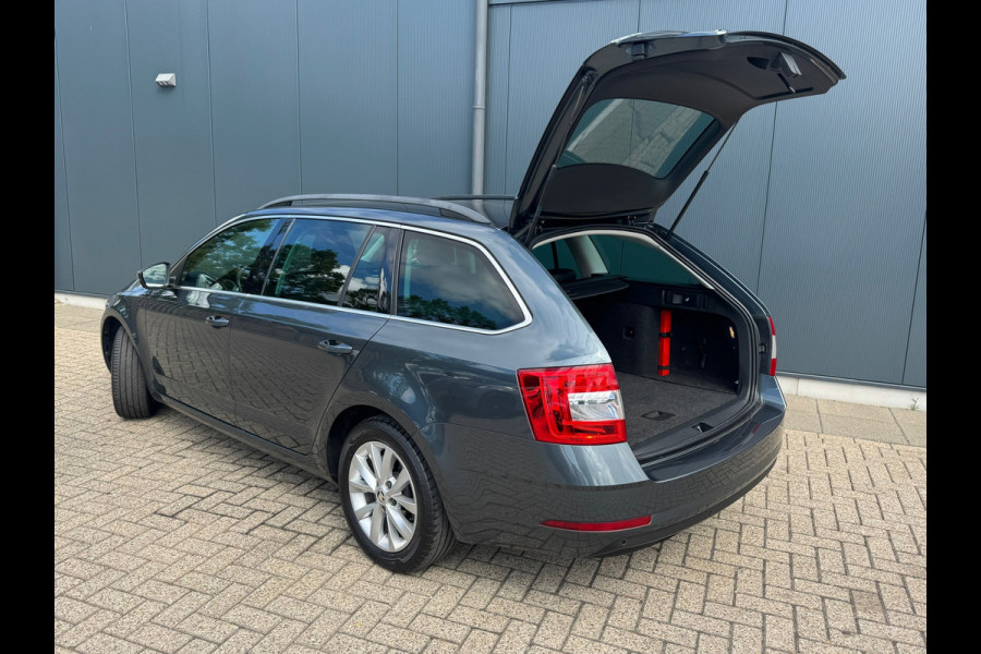 Škoda Octavia Combi 1.0 TSI Business * Parkeersensoren * Navigatie * Stoelverwarming *