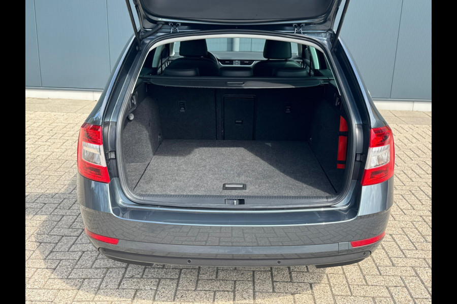 Škoda Octavia Combi 1.0 TSI Business * Parkeersensoren * Navigatie * Stoelverwarming *