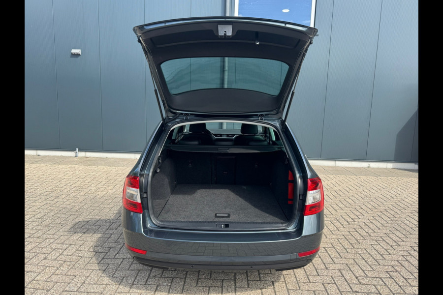 Škoda Octavia Combi 1.0 TSI Business * Parkeersensoren * Navigatie * Stoelverwarming *