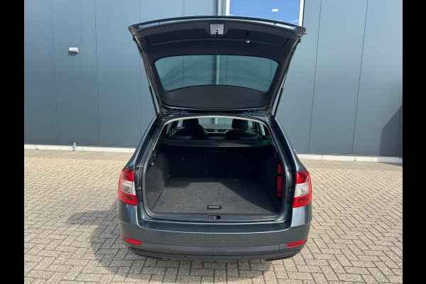 Škoda Octavia Combi 1.0 TSI Business * Parkeersensoren * Navigatie * Stoelverwarming *