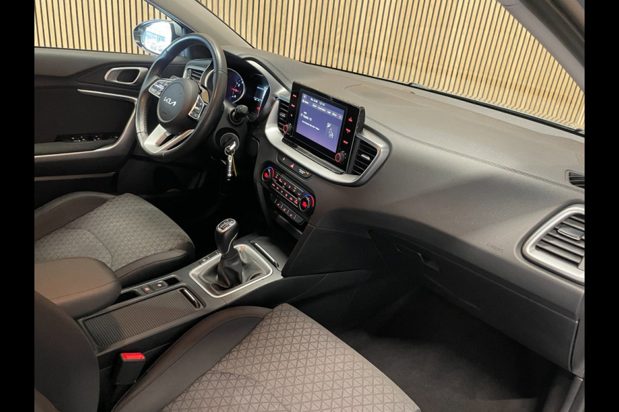 Kia Ceed 1.0 T-GDi DynamicLine|TREKHAAK|APPLE CARPLAY, ANDROID AUTO|STOEL-,STUURVERWARMING|CAMERA|CRUISE,CLIMATE|1E EIG.|INCL.BTW|