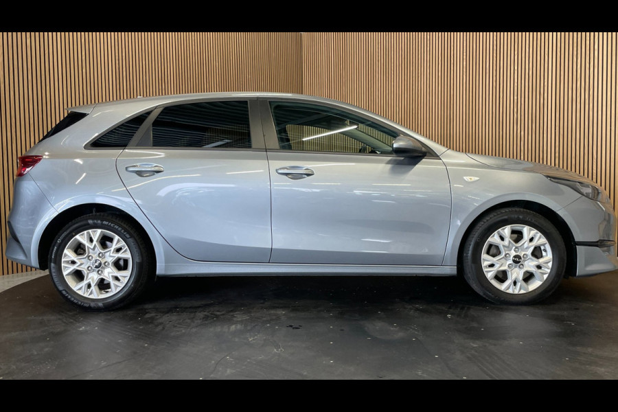 Kia Ceed 1.0 T-GDi DynamicLine|TREKHAAK|APPLE CARPLAY, ANDROID AUTO|STOEL-,STUURVERWARMING|CAMERA|CRUISE,CLIMATE|1E EIG.|INCL.BTW|