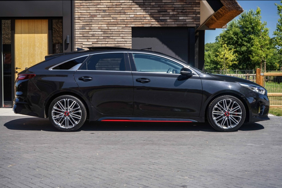 Kia ProCeed GT 1.6 T-GDI DCT/Pano/JBL/Memory/ACC/204PK