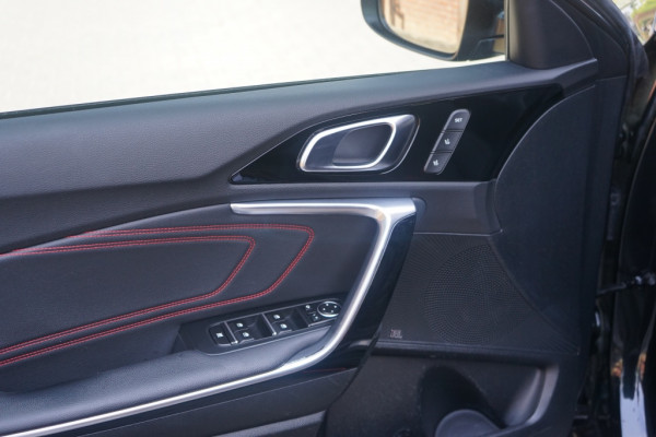 Kia ProCeed GT 1.6 T-GDI DCT/Pano/JBL/Memory/ACC/204PK