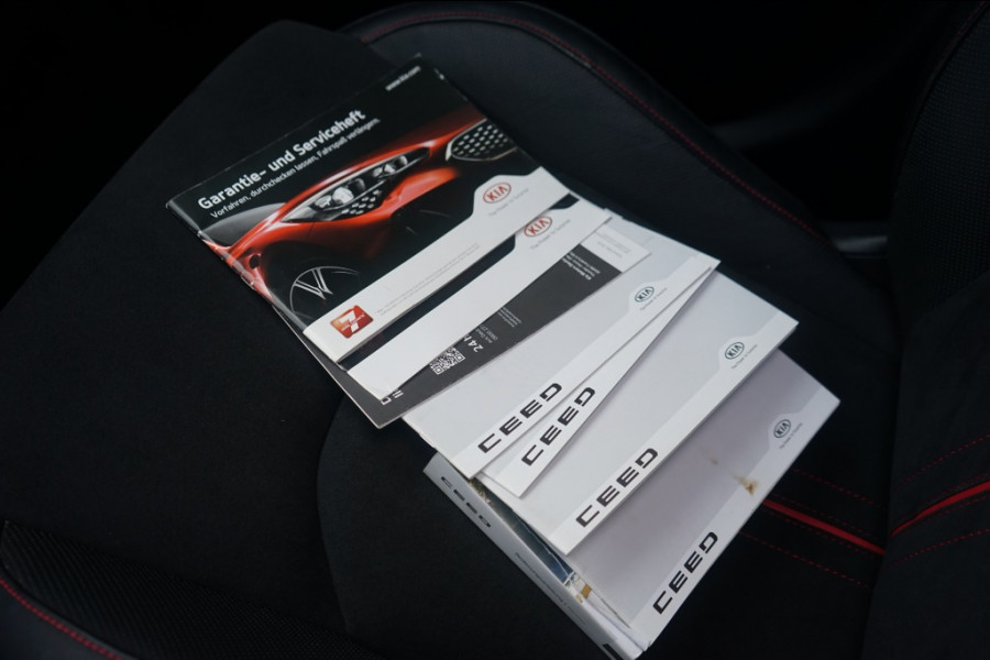 Kia ProCeed GT 1.6 T-GDI DCT/Pano/JBL/Memory/ACC/204PK