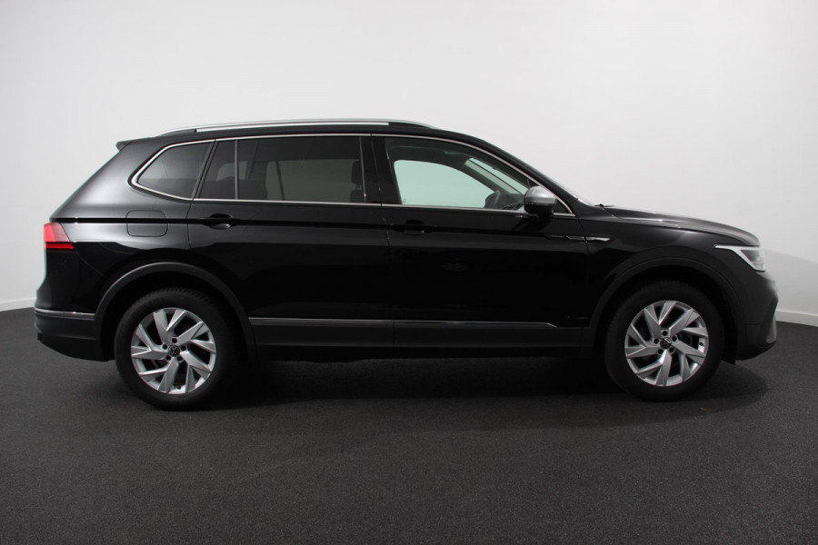 Volkswagen Tiguan Allspace 1.5 TSI 150pk DSG Life 7p. Navigatie Climate Control Trekhaak afneembaar Elektrische bedienbare achterklep Adaptieve Cruise Control Extra Getint Glas