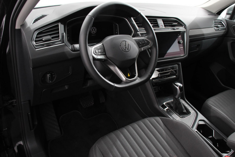 Volkswagen Tiguan Allspace 1.5 TSI 150pk DSG Life 7p. Navigatie Climate Control Trekhaak afneembaar Elektrische bedienbare achterklep Adaptieve Cruise Control Extra Getint Glas