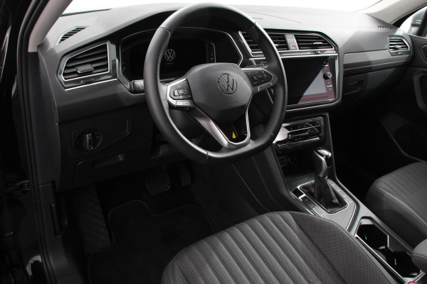 Volkswagen Tiguan Allspace 1.5 TSI 150pk DSG Life 7p. Navigatie Climate Control Trekhaak afneembaar Elektrische bedienbare achterklep Adaptieve Cruise Control Extra Getint Glas