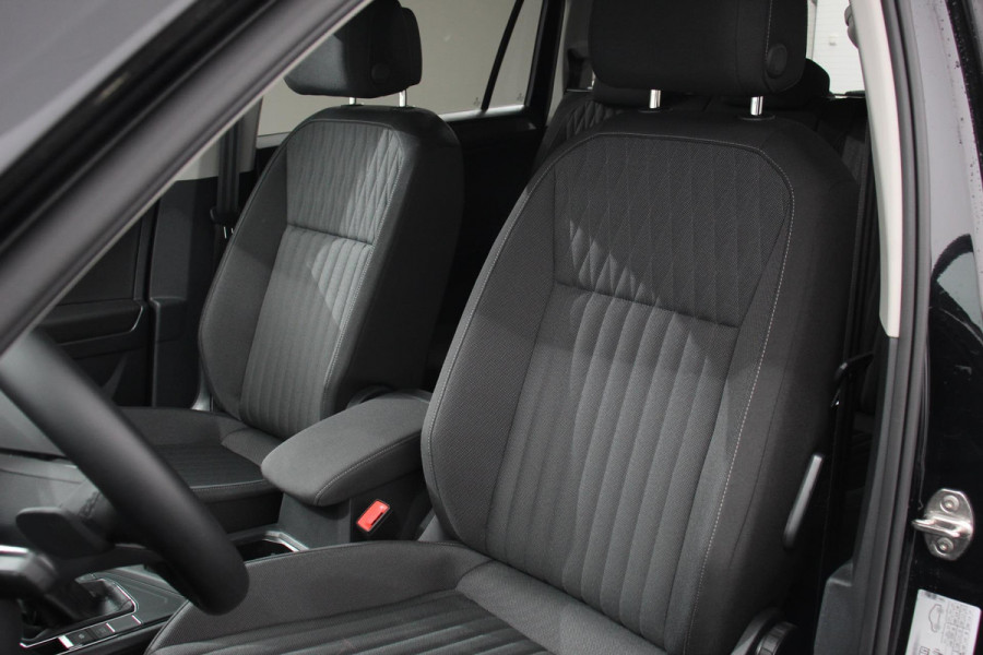 Volkswagen Tiguan Allspace 1.5 TSI 150pk DSG Life 7p. Navigatie Climate Control Trekhaak afneembaar Elektrische bedienbare achterklep Adaptieve Cruise Control Extra Getint Glas