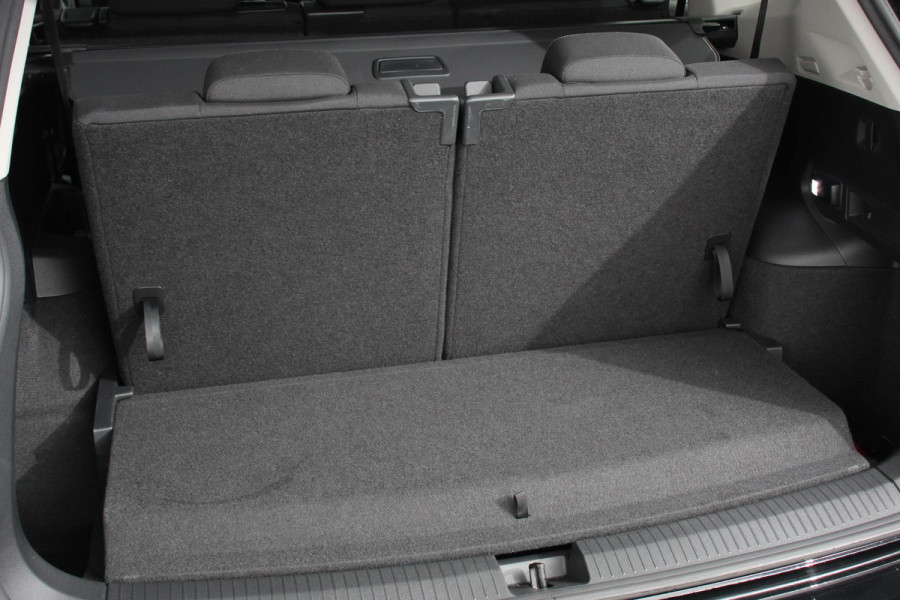 Volkswagen Tiguan Allspace 1.5 TSI 150pk DSG Life 7p. Navigatie Climate Control Trekhaak afneembaar Elektrische bedienbare achterklep Adaptieve Cruise Control Extra Getint Glas