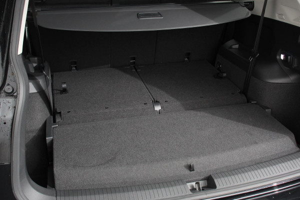 Volkswagen Tiguan Allspace 1.5 TSI 150pk DSG Life 7p. Navigatie Climate Control Trekhaak afneembaar Elektrische bedienbare achterklep Adaptieve Cruise Control Extra Getint Glas