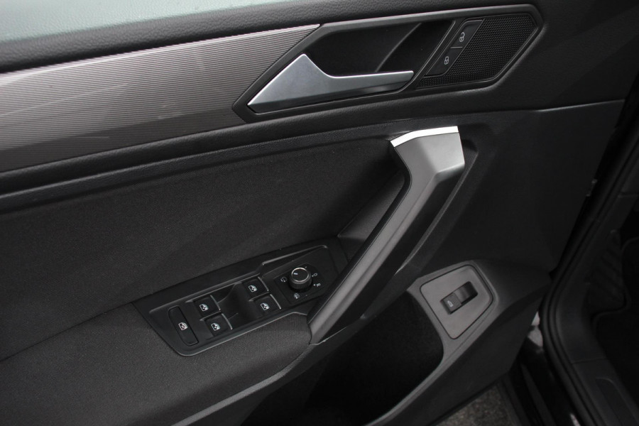 Volkswagen Tiguan Allspace 1.5 TSI 150pk DSG Life 7p. Navigatie Climate Control Trekhaak afneembaar Elektrische bedienbare achterklep Adaptieve Cruise Control Extra Getint Glas