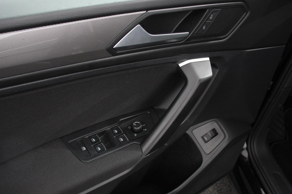 Volkswagen Tiguan Allspace 1.5 TSI 150pk DSG Life 7p. Navigatie Climate Control Trekhaak afneembaar Elektrische bedienbare achterklep Adaptieve Cruise Control Extra Getint Glas