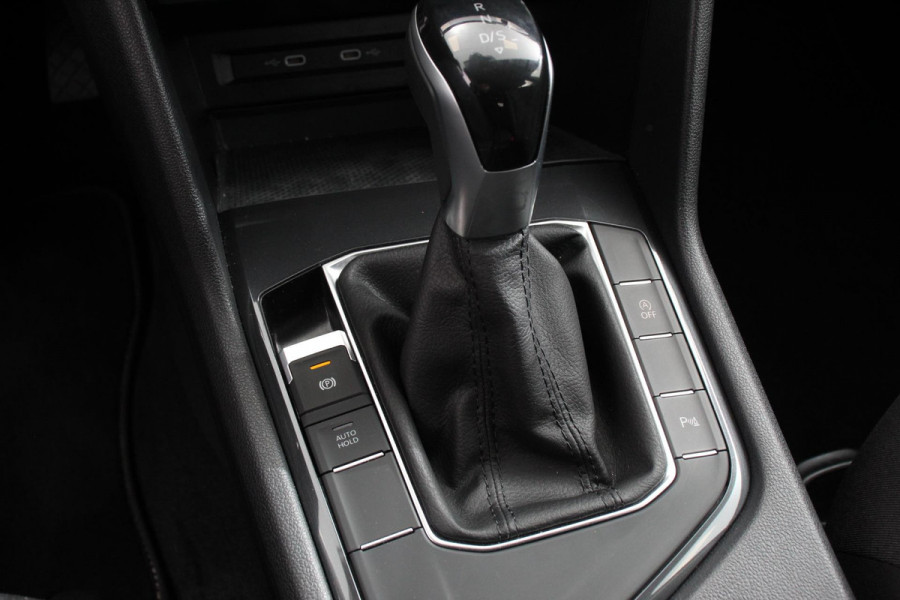Volkswagen Tiguan Allspace 1.5 TSI 150pk DSG Life 7p. Navigatie Climate Control Trekhaak afneembaar Elektrische bedienbare achterklep Adaptieve Cruise Control Extra Getint Glas