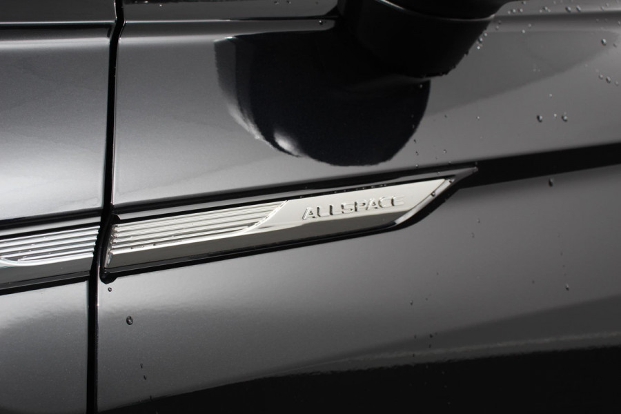 Volkswagen Tiguan Allspace 1.5 TSI 150pk DSG Life 7p. Navigatie Climate Control Trekhaak afneembaar Elektrische bedienbare achterklep Adaptieve Cruise Control Extra Getint Glas