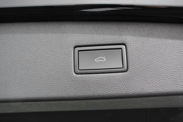 Volkswagen Tiguan Allspace 1.5 TSI 150pk DSG Life 7p. Navigatie Climate Control Trekhaak afneembaar Elektrische bedienbare achterklep Adaptieve Cruise Control Extra Getint Glas