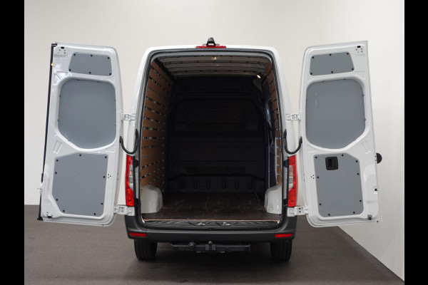 Mercedes-Benz Sprinter 315 CDI Automaat L2H2 PRO Airco MBUX Navigatie Adaptive Cruise Control Leder PDC VA + Camera Trekhaak 3500kg Comfortstoel