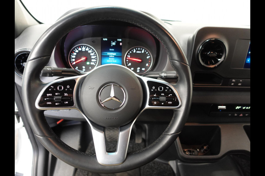 Mercedes-Benz Sprinter 315 CDI Automaat L2H2 PRO Airco MBUX Navigatie Adaptive Cruise Control Leder PDC VA + Camera Trekhaak 3500kg Comfortstoel