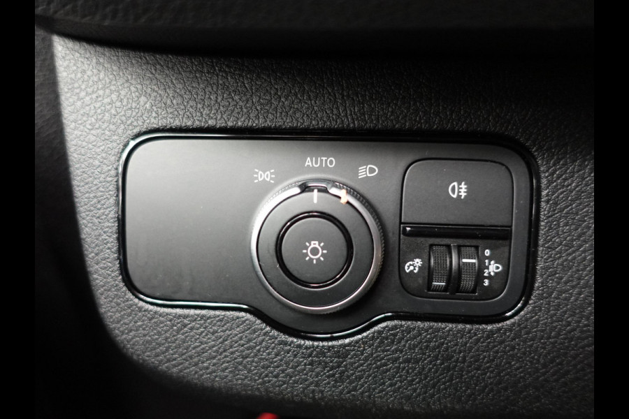 Mercedes-Benz Sprinter 315 CDI Automaat L2H2 PRO Airco MBUX Navigatie Adaptive Cruise Control Leder PDC VA + Camera Trekhaak 3500kg Comfortstoel