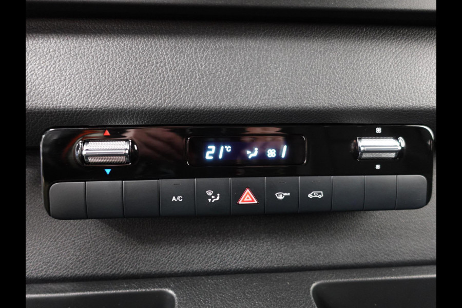 Mercedes-Benz Sprinter 315 CDI Automaat L2H2 PRO Airco MBUX Navigatie Adaptive Cruise Control Leder PDC VA + Camera Trekhaak 3500kg Comfortstoel
