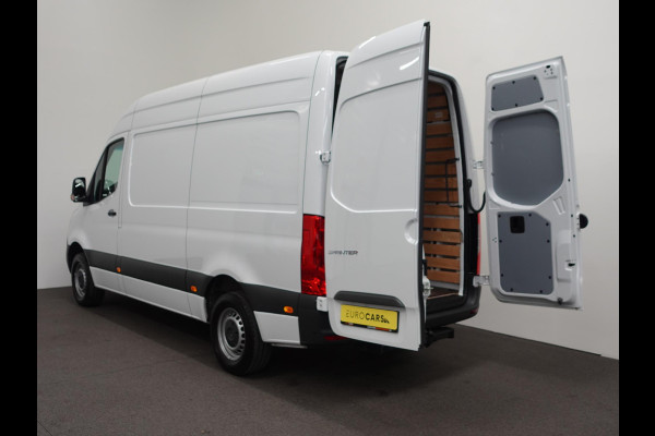 Mercedes-Benz Sprinter 315 CDI Automaat L2H2 PRO Airco MBUX Navigatie Adaptive Cruise Control Leder PDC VA + Camera Trekhaak 3500kg Comfortstoel