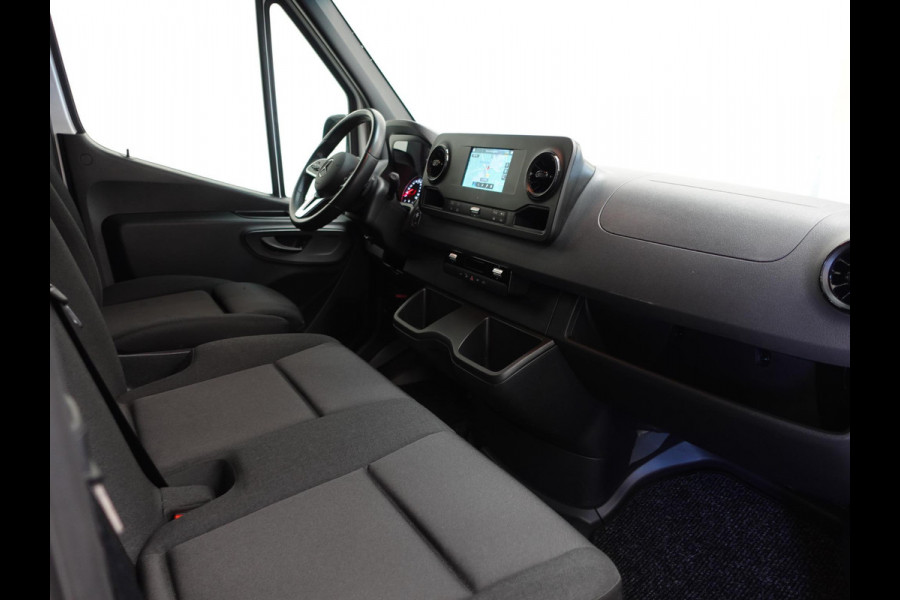 Mercedes-Benz Sprinter 315 CDI Automaat L2H2 PRO Airco MBUX Navigatie Adaptive Cruise Control Leder PDC VA + Camera Trekhaak 3500kg Comfortstoel