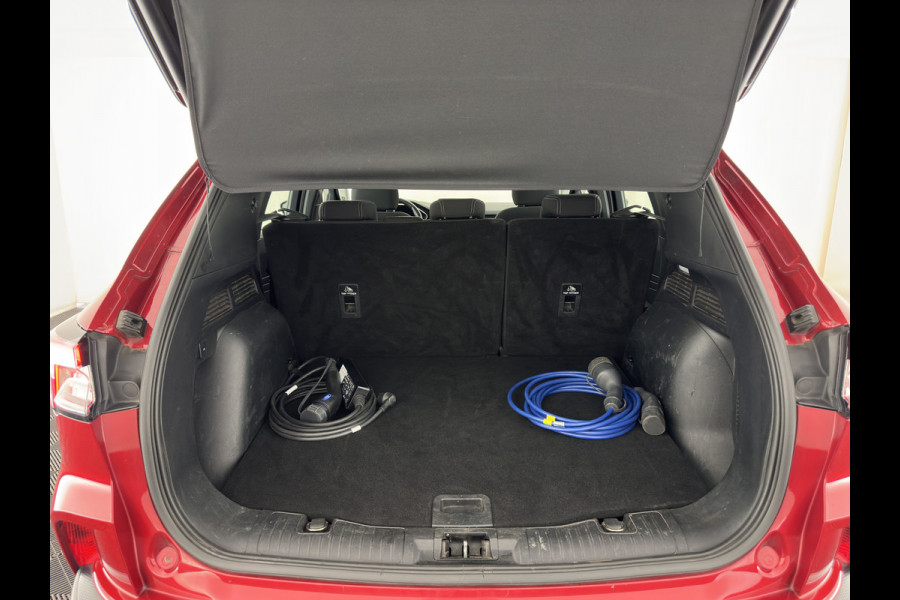 Ford Kuga 2.5 PHEV Titanium (Plug-in) (INCL-BTW) *DIGI-COCKPIT | ADAPTIVE-CRUISE | BLINDSPOT | PARK-PILOT | CAMERA | NAVI-FULLMAP | HEATED-COMFORTSEATS | ECC | CARPLAY | PDC | DAB | LANE-ASSIST | TOWBAR | 18''ALU*