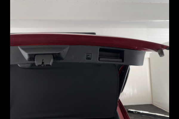 Ford Kuga 2.5 PHEV Titanium (Plug-in) (INCL-BTW) *DIGI-COCKPIT | ADAPTIVE-CRUISE | BLINDSPOT | PARK-PILOT | CAMERA | NAVI-FULLMAP | HEATED-COMFORTSEATS | ECC | CARPLAY | PDC | DAB | LANE-ASSIST | TOWBAR | 18''ALU*