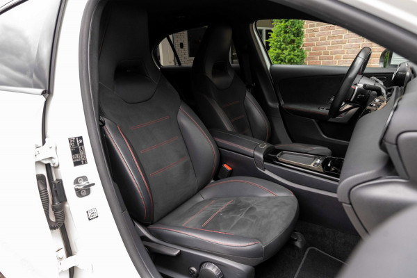 Mercedes-Benz A-Klasse 250 e AMG Line 218 PK 1e Eig Sfeerverlichting Widescreen Keyless Camera 19''