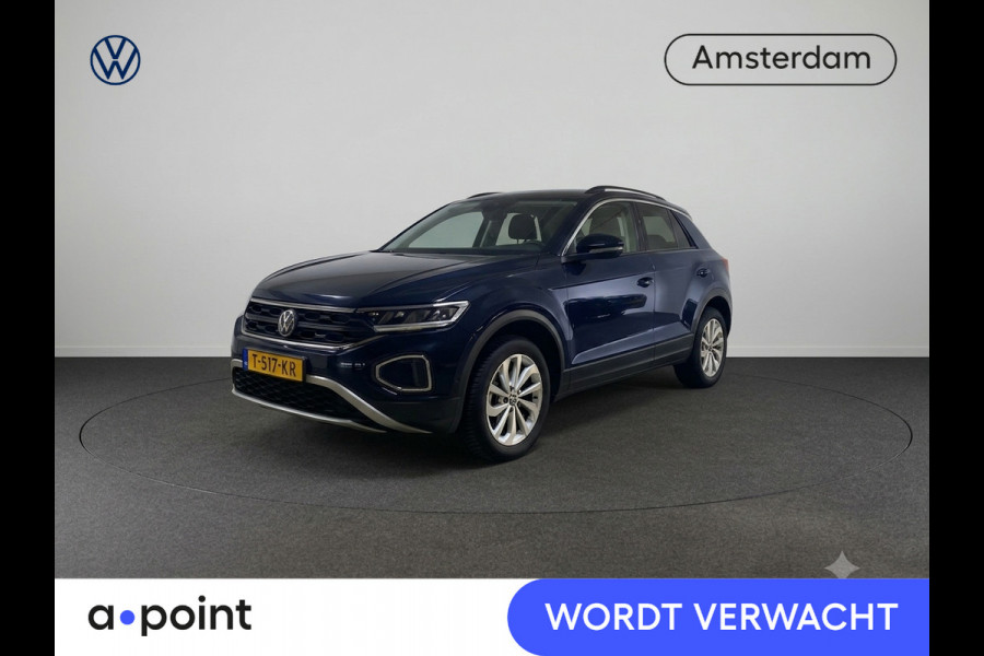 Volkswagen T-Roc 1.5 TSI Life 150 pk Automaat (DSG) | Navigatie | Parkeersensoren (Park assist) | Achteruitrijcamera | Adaptieve cruise control | Autom. airco |