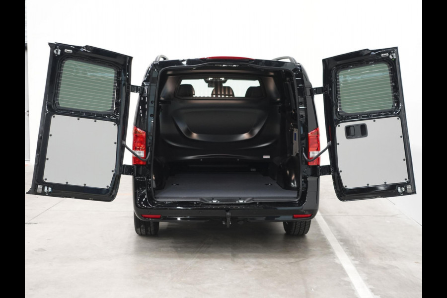 Mercedes-Benz Vito 114 CDI L2 Select Dubbele Cabine Trekhaak Navigatie Apple Carplay/Android Auto Camera Parkeersensoren Cruise Control Climate control Leder Lichtmetalen velgen Getinte ramen