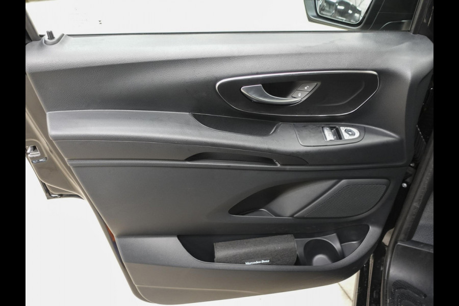 Mercedes-Benz Vito 114 CDI L2 Select Dubbele Cabine Trekhaak Navigatie Apple Carplay/Android Auto Camera Parkeersensoren Cruise Control Climate control Leder Lichtmetalen velgen Getinte ramen
