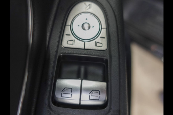 Mercedes-Benz Vito 114 CDI L2 Select Dubbele Cabine Trekhaak Navigatie Apple Carplay/Android Auto Camera Parkeersensoren Cruise Control Climate control Leder Lichtmetalen velgen Getinte ramen