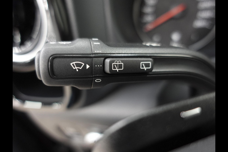 Mercedes-Benz Vito 114 CDI L2 Select Dubbele Cabine Trekhaak Navigatie Apple Carplay/Android Auto Camera Parkeersensoren Cruise Control Climate control Leder Lichtmetalen velgen Getinte ramen