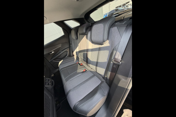 Peugeot 3008 225pk HYbrid Allure Pack Business (Trekhaak - Elektrische klep - 360gr Camera - LED - Automatische Airco - Navigatie - Apple Car