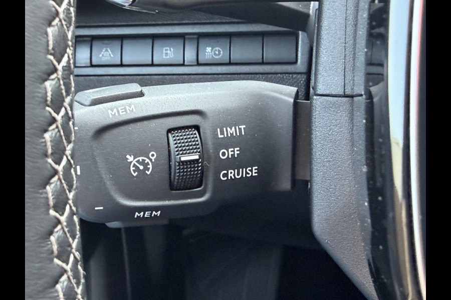 Peugeot 3008 225pk HYbrid Allure Pack Business (Trekhaak - Elektrische klep - 360gr Camera - LED - Automatische Airco - Navigatie - Apple Car