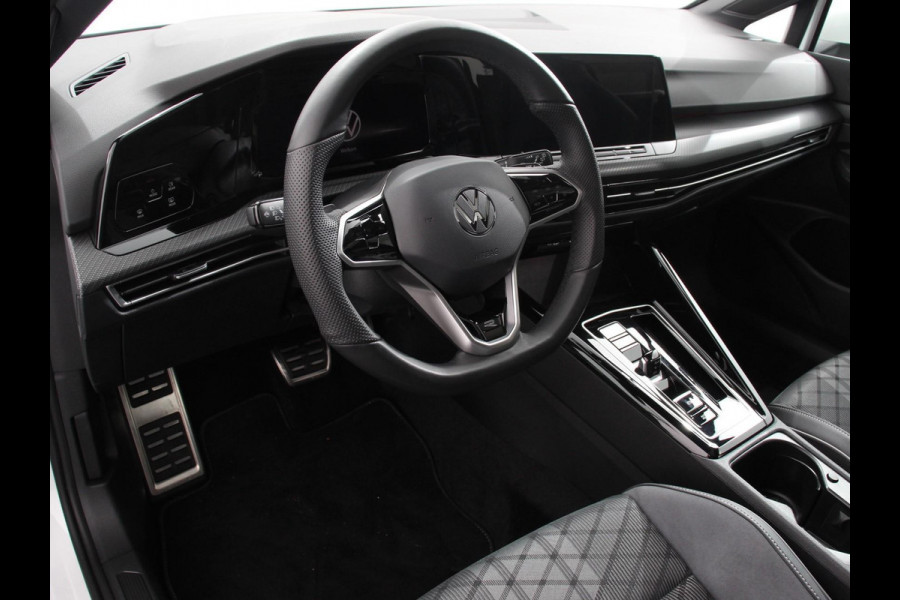 Volkswagen Golf 1.5 eTSI DSG R-Line Panorama dak Navigatie Apple Carplay/Android Auto Climate Control Camera Dab Extra Getint Glas Adaptive Cruise Control Virtual Cockpit Lichtmetalen Velgen