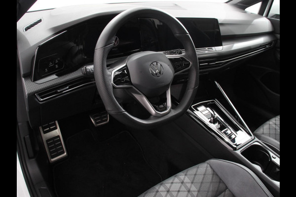 Volkswagen Golf 1.5 eTSI DSG R-Line Panorama dak Navigatie Apple Carplay/Android Auto Climate Control Camera Dab Extra Getint Glas Adaptive Cruise Control Virtual Cockpit Lichtmetalen Velgen